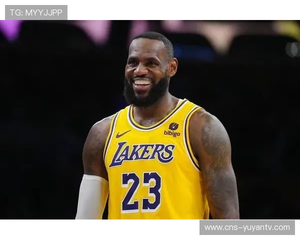 文班亚马全明星媒体日谈詹姆斯,称赞其二十年无公关失误